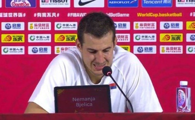 Bjelica plakao nakon debakla: 'Igrao sam sra*e, Srbijo, oprosti nam'