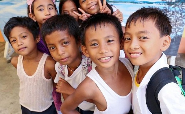 450 siromašne djece krstit će se ove subote na Filipinima