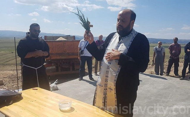 Mostarski paroh Radivoje Krulj: 'Onaj tko sprječava izgradnju katoličke crkve u Drvaru ne može se zvati kršćaninom'