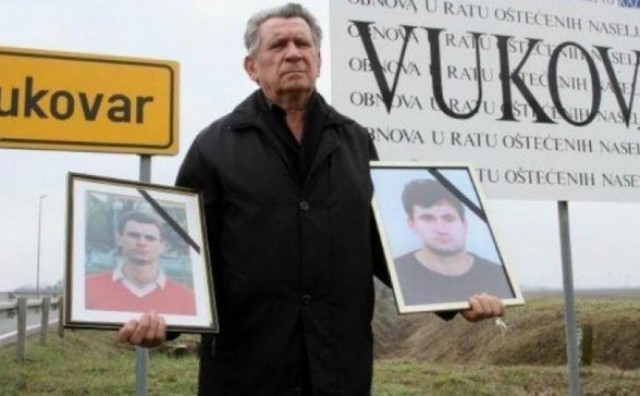 Krstičević stao u obranu Vukovarca kojemu sude zbog razbijanja ćirilične ploče: 'Dao je svoja dva sina za Hrvatsku'