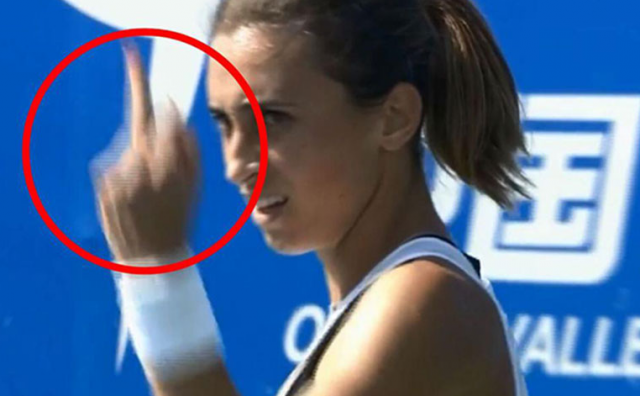 Petra Martić pokazala srednji prst protivnici i njenom treneru