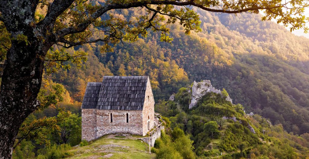 Molitveni pohod Bobovcu vjernika-katolika pripadnika MO i OSBiH