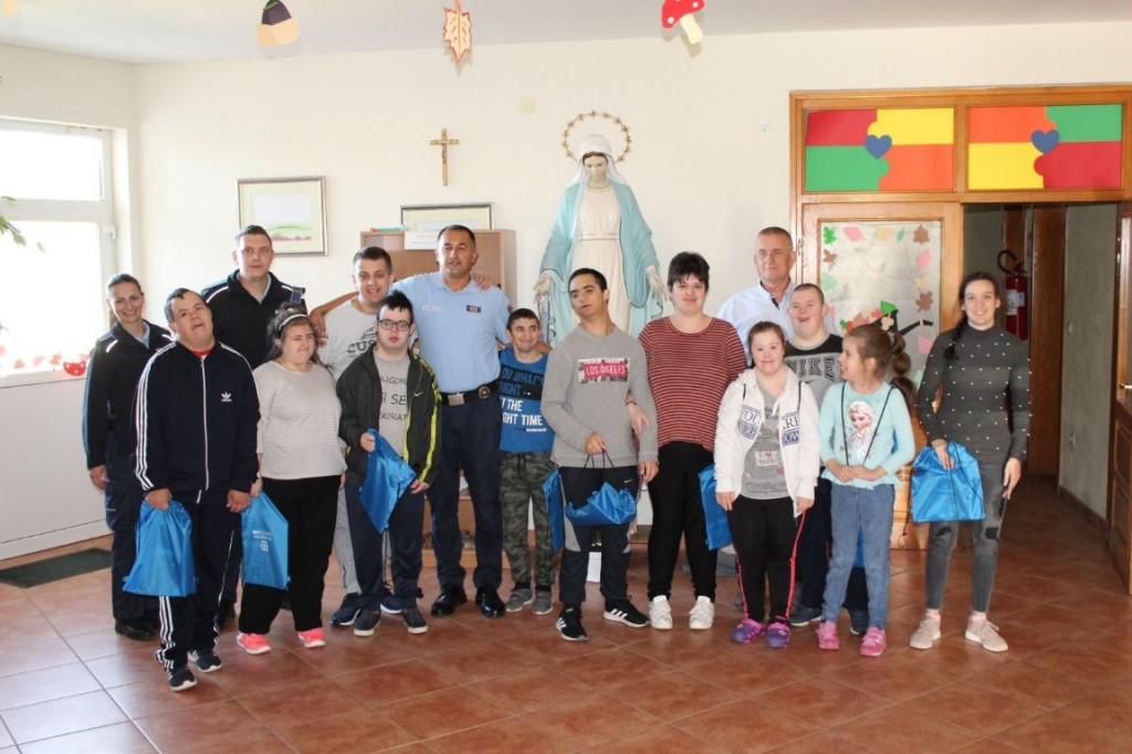 Policijski službenici PU Široki Brijeg posjetili Dom 'Marija naša nada'