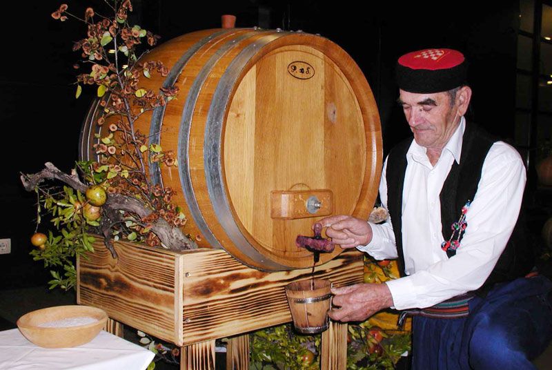 Čitluk: Kušanje mladog vina i hercegovačkog ćuptera