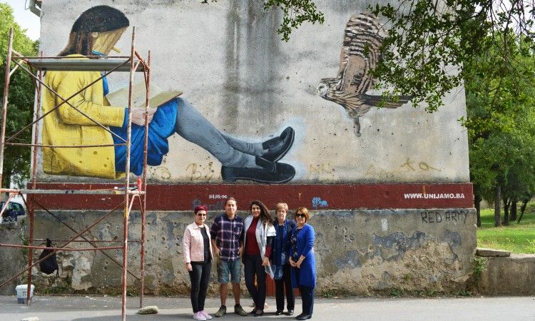 Biblioteku Univerziteta 'Džemal Bijedić' u Mostaru krasi mural street art umjetnika iz SAD-a