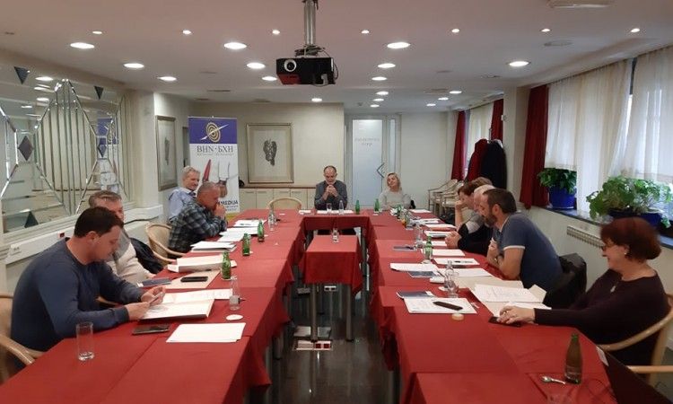 Napad na novinare i kršenja novinarskih prava i sloboda kontinuirano raste