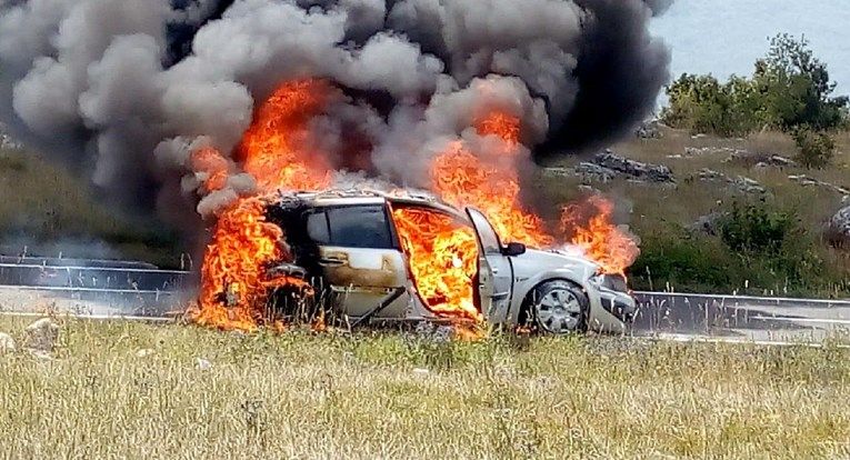 Na Blidinju izgorio automobil