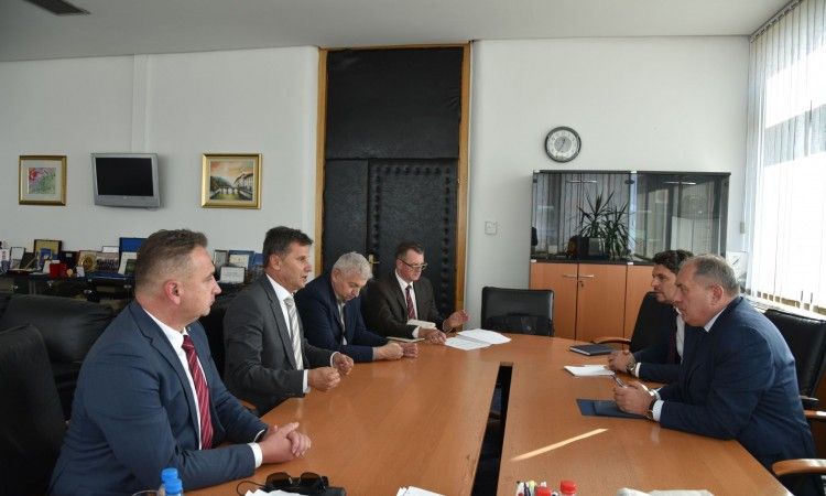 Mektić i Novalić razgovarali o migrantskoj situaciji u BiH