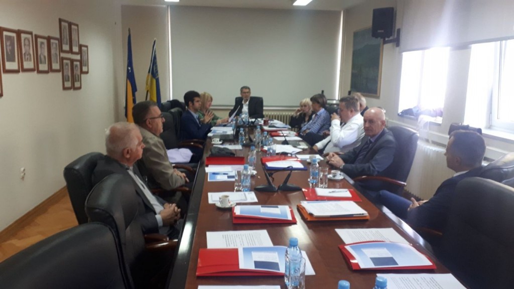 Održan sastanak u Tuzli: Traže se veća sredstava za lokalnu samoupravu