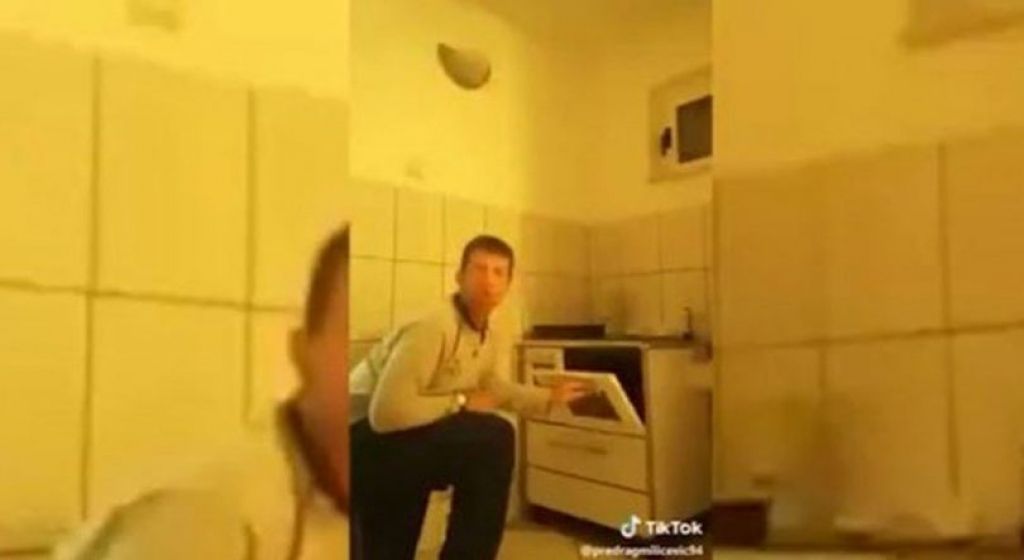 Hercegovac vratima pećnice odsvirao Usherovu pjesmu i postao hit na Facebooku