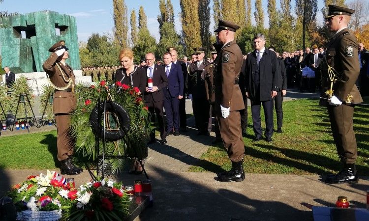 Grabar-Kitarović: Pravosuđe presporo rješava pitanje ratnih zločina
