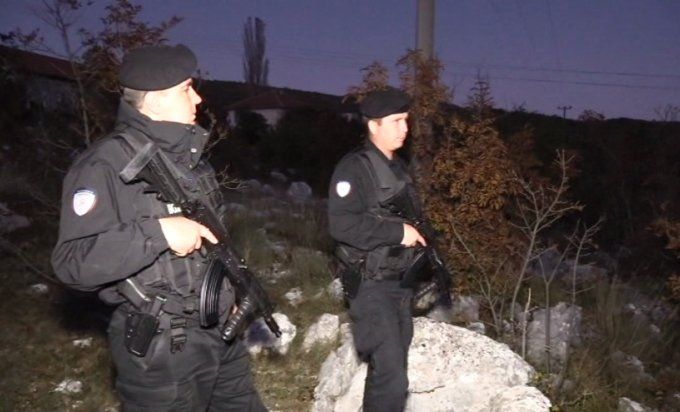 Policija s dugim cijevima redovito obilazi sela u Hercegovini