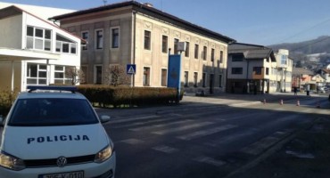 Busovača: Zaštitar u banci opljačkao umirovljenicu, prokockao njenih 1.500 KM