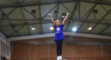 Cheerleading i Freestyle pom kamp