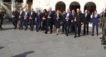 Mostar: Izaslanstvo Hrvatskog narodnog sabora obilježilo blagdan Svih svetih i Dušni dan 