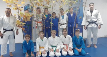 Judaši mostarske Neretve povodom Svjetskog dana juda donirali drveće za tri osnovne škole