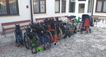 Duvnjaci iz Berna pomažu potrebne u duvanjskome kraju