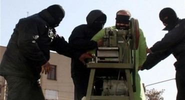 U Iranu odsjekli prste muškarcu zbog krađe