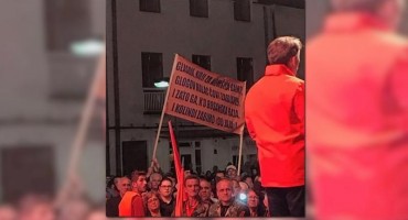 DF Kolindu Grabar Kitarović usporedio sa Šešeljem i zazveckao osvetom patriota