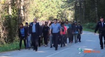 Procurila snimka! Policija provodi tisuću migranata na Vučjak