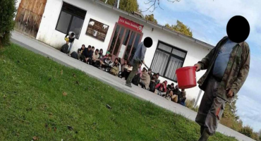 Policajac u šumi lovio divljač pa 'ulovio' trideset migranata