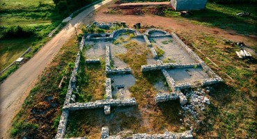 Kulturno – povijesna baština: Bazilika u Mokrom i „Mokriskik“