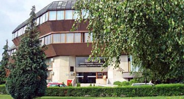 Ronioci u Vrbasu pronašli srednjovjekovni mač koji je zaboden u kamen