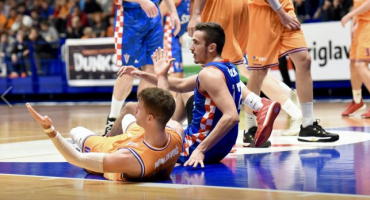 Prva domaća utakmica na Pecari, nagrada mobitel