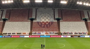 Split: Sprema se spektakularna koreografija, zastave iz Hercegovine postavljene na ogradu istočne tribine