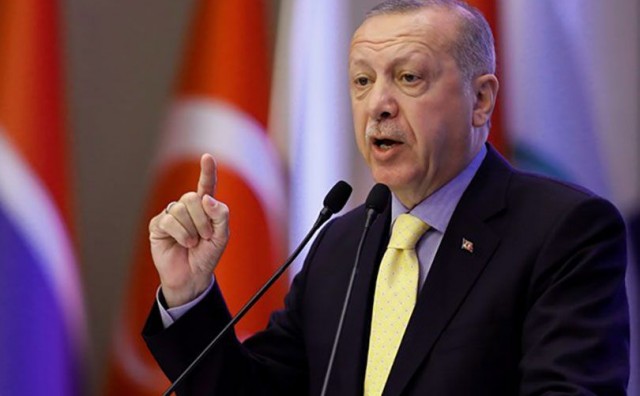 TURSKA Tinejdžer priveden zbog crtanja brčića na Erdoganov plakat