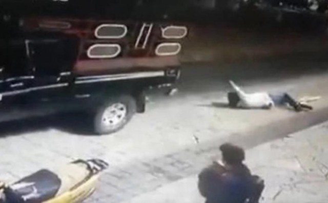 U Meksiku oteli gradonačelnika, vezali ga za kamion i vukli