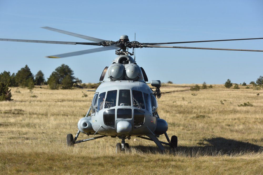 Hrvatska: Tri pilota vojnim helikopterom prevozili švercera oružjem
