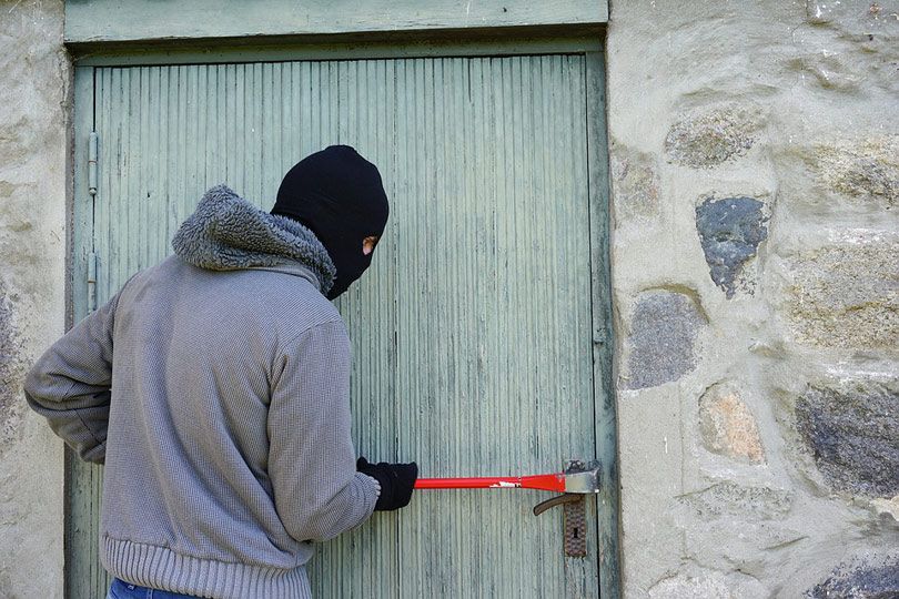Mostar: Ukraden Mercedes i provaljeno u kuću, sve istom vlasniku