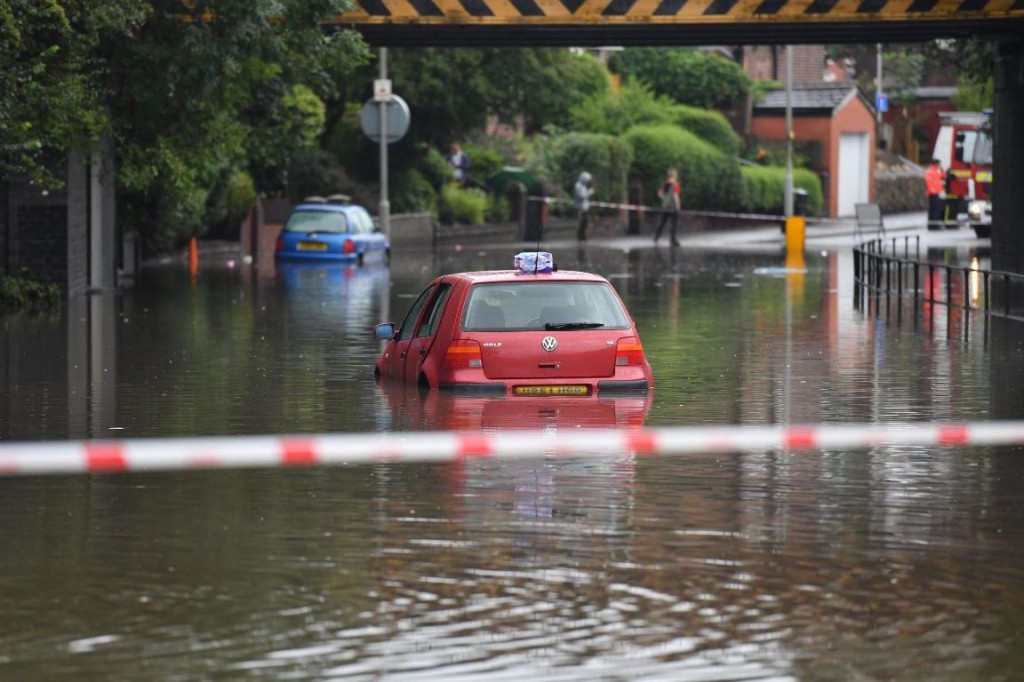 Poplave zahvatile sjever Engleske, stanovnicima preporučena evakuacija