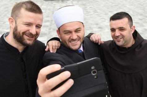 Fotografije trojice prijatelja govore tisuću riječi