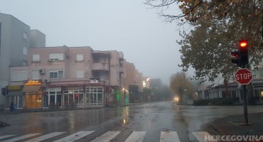 Mostar kao London: Grad na Neretvi osvanuo u magli