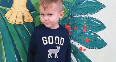 Dječak iz Hercegovine oduševio svojom verzijom 'Crvenkapice'