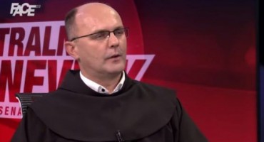 fra Mario Knezović, Željko Komšić