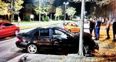Pogledajte kako je u Ljubuškom automobil uletio u dvorište OŠ Marka Marulića