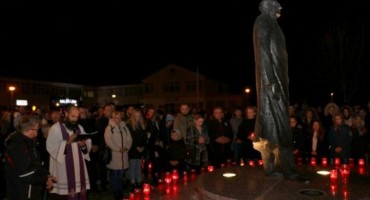 U Tomislavgradu i Livnu odana počast žrtvama Vukovara i Škabrnje