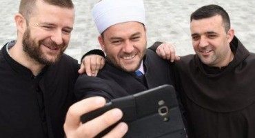 Fotografije trojice prijatelja govore tisuću riječi