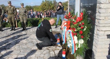 Zvirovići: Održana manifestacija u spomen na hrvatske vitezove 