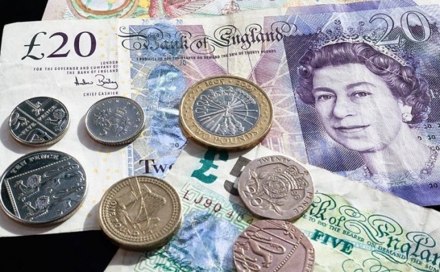 Misteriozni dobrotvor u Velikoj Britaniji ostavlja novac na ulici