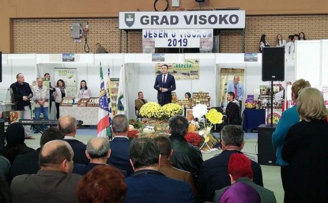 Premijer Ganić: Kupujmo domaće poljoprivredne proizvode