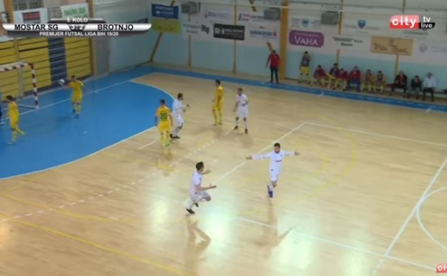 Fantastičan pogodak Ljubušaka Tomislava Bošnjaka u futsal derbiju u Mostaru