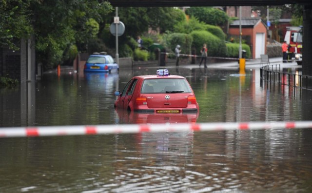 Poplave zahvatile sjever Engleske, stanovnicima preporučena evakuacija