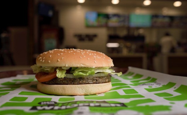 Vegan tuži Burger King zbog tragova mesa u biljnom burgeru 