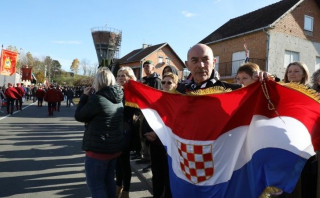 Kolona sjećanja Vukovar, Hrvatska