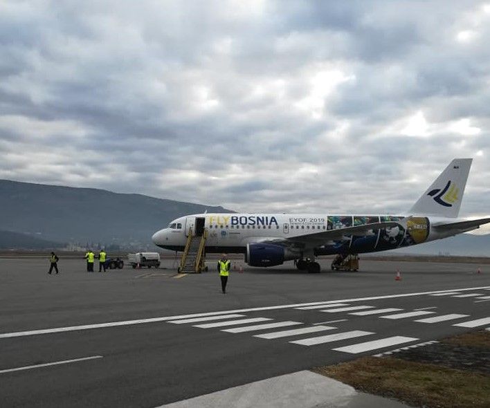Prvi avion FlyBosnie sletio u Mostar, najavljena linija Mostar - Rim