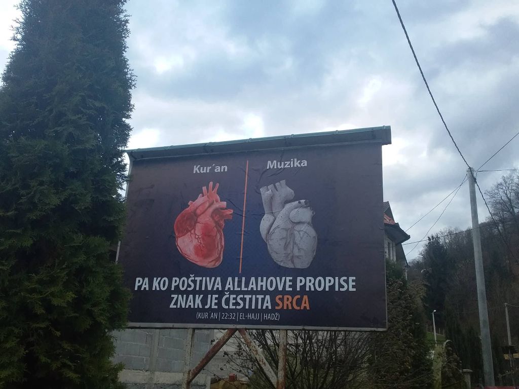 BILLBOARDI PODIJELILI JAVNOST Čuvaj se bradonje on dolazi po našu djecu